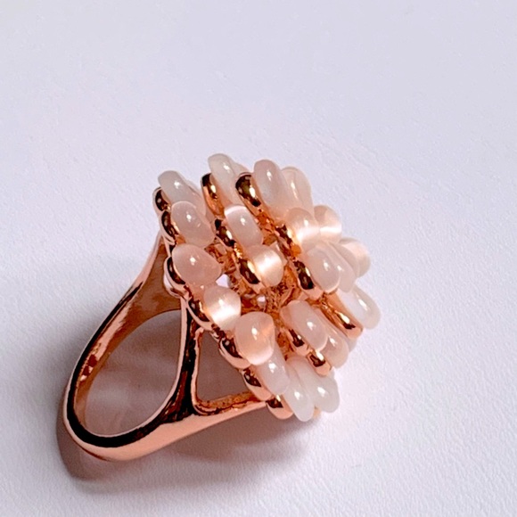 Flower Power Ring Size 7 - Picture 3 of 5